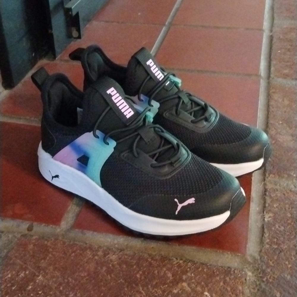 Girls Puma Pacer black color pop size 1C US NWT